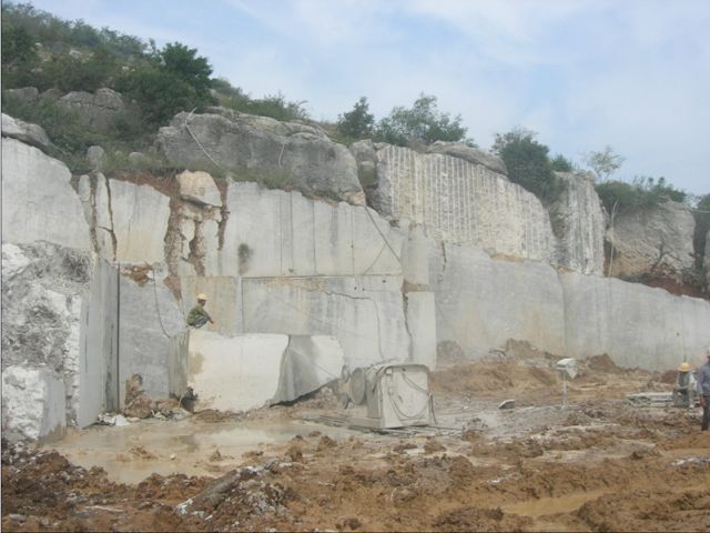 天然大理石开采矿山