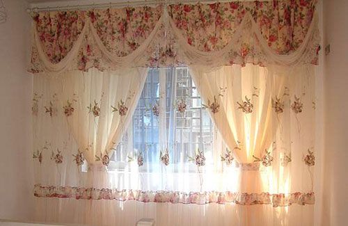 蕾丝窗帘 摇曳在窗口的风景