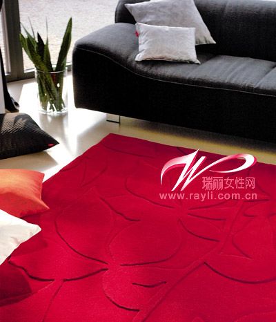 红色平绒地毯