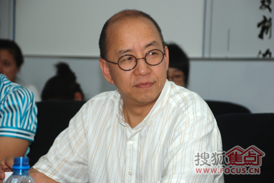 华东理工大学艺术设计与传媒学院院长 程建新