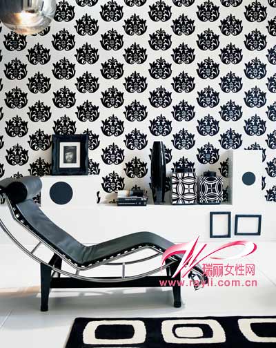 《瑞丽家居设计》黑白图案的装饰地毯和黑白壁纸