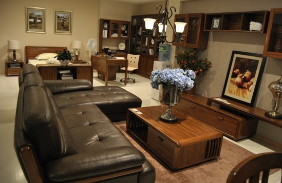 客厅摆设——沙发、茶几、电视柜，完美的搭配