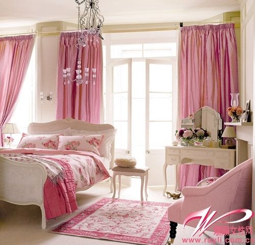 新古典轻盈粉色卧室布置