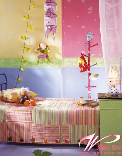 粉色条纹拼接营造超时尚卧室氛围