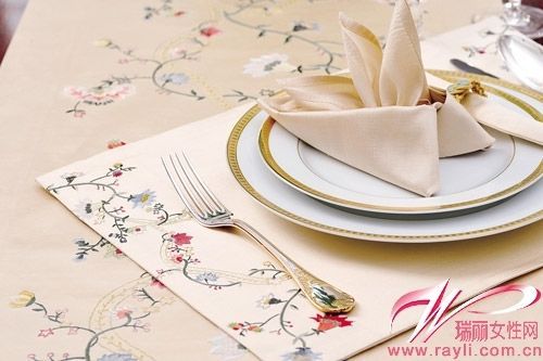 皇锦 精致的刺绣桌布与餐垫