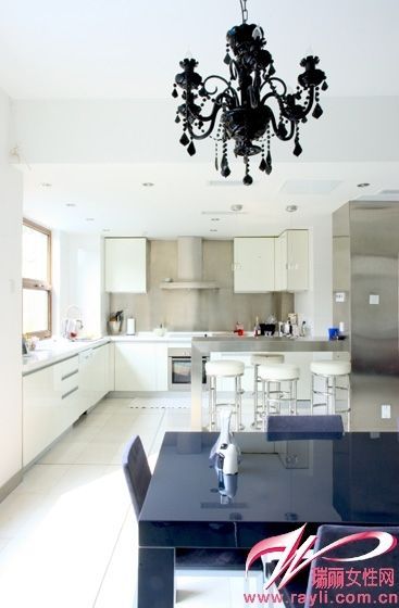 现代感的黑白色简约风格开放式厨房