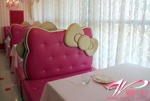 经典粉色kitty猫头造型沙发