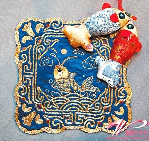 鲤鱼刺绣餐垫