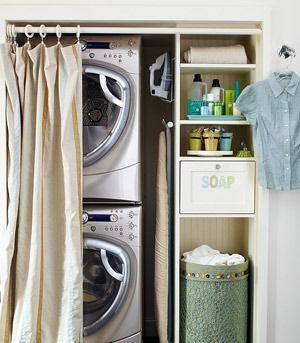一般的小户型已没有多余的空间来设置一个独立的洗衣房，因此可以通过和厨房、卫浴间等空间的合并来实现一个多功能区间