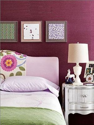 构建温暖而和谐的色调是卧室装饰的原则，暖色系布艺与女性气质的装饰品让卧室具有高贵的气质