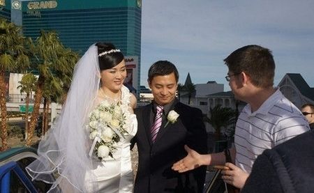 李琳李大双美国完婚 曝两人结婚照豪宅内景照