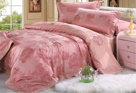 用这样的家纺来装饰情人节的卧室，给平淡的生活一丝甜味剂，让爱甜蜜如初