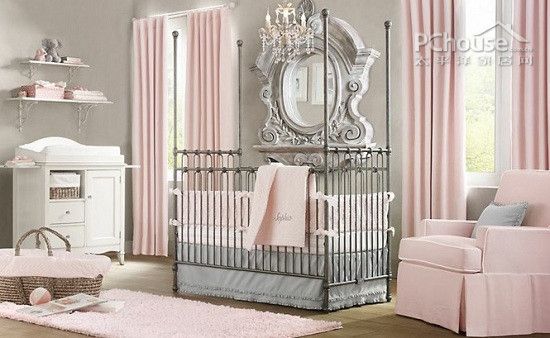 粉色婴儿房