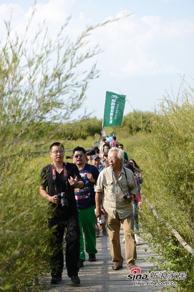 郁林摄影俱乐部会员们在达里湖采风