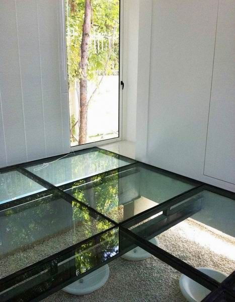 伊朗卡拉杰别墅现代化多功能玻璃地板组图