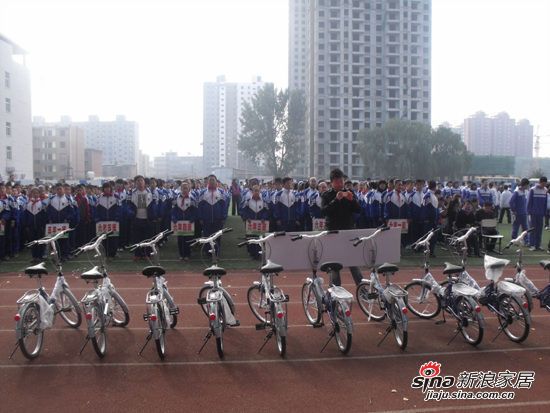 浑南实验小学学生朝气蓬勃