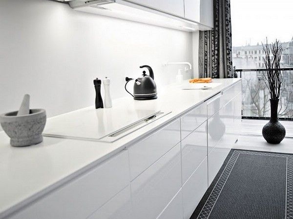 白色地板的诱惑 哥本哈根前卫极简公寓(组图) 