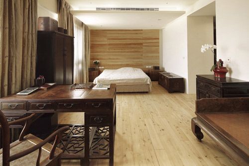 每一间卧室的规划，除了现代化的舒适机能，随处可见古董傢具与日常生活水乳交融的痕迹，空间情境的精彩构筑