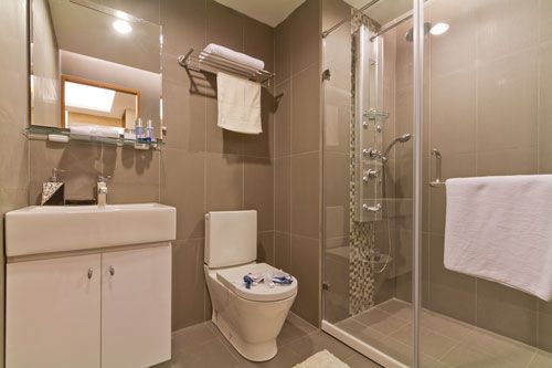 干湿分离的贴心设计，维持浴室整体的干爽及舒适感，而马赛克砖的拼贴，更是让整体空间画龙点睛