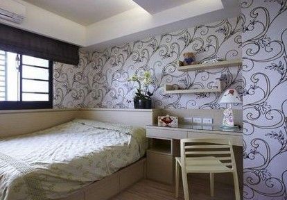 客卧壁纸有种传统特色，床靠窗设计