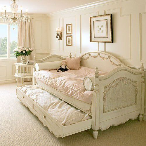 小小的公主房，小小的公主床，暖暖的色调，柔软的被子，走进这样的房间，整个心都轻松下来了吧