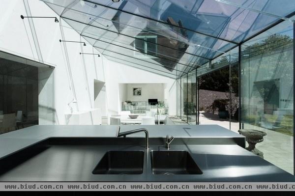 现代与传统融合 看英国温彻斯特的玻璃屋(图)