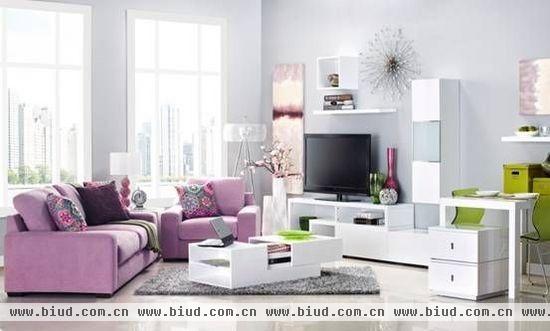 Ashley爱室丽家居的沙发美观大方、坐感舒适、坚固耐用，面料易于清洁打理，木制家具设计优雅、注重细节而兼具多种实用功能