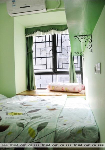装饰爱上墨绿色 78平时尚平层两室两厅(图)
