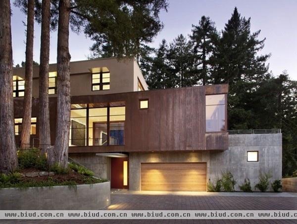 米尔谷别墅:与红杉树互相映衬的斜坡豪宅(图)