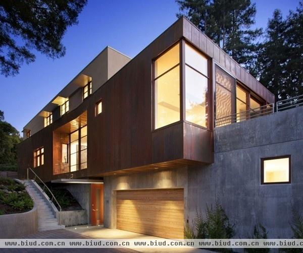 米尔谷别墅:与红杉树互相映衬的斜坡豪宅(图)
