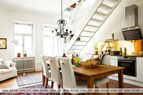 瑞典优质复式公寓 条状地板铺设精致生活(图)