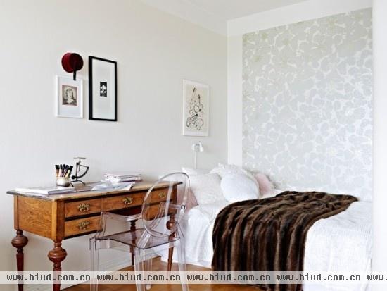 花朵壁纸装扮浪漫卧室 38平米单身公寓换容颜