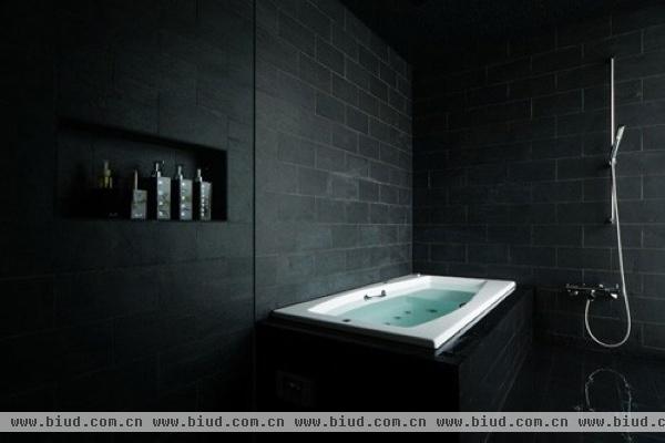 色彩大不同之黑色浴室家居设计