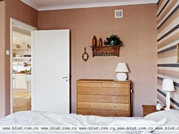 新鲜木纹的别样感受 清新温暖的北欧公寓(图)