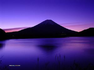 （图）夜色中的富士山